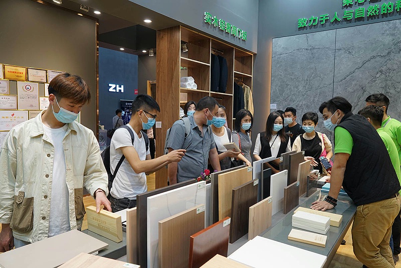 實(shí)木齒接板廠家松博宇廣州高定家居展現(xiàn)場